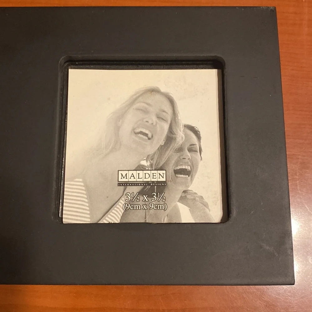 3.5 in x 3.5 in ( 9cm x 9cm) Malden International Designs Photo Frame